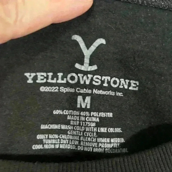 Yellowstone Dutton Ranch Montana Graphic Cropped Sweatshirt Size M. Black Yellow - Picture 5 of 7